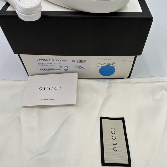 Men's Gucci, ace GG Supreme sneakers with bee detailing size 9.5 made in Italy - Picture 5 of 11